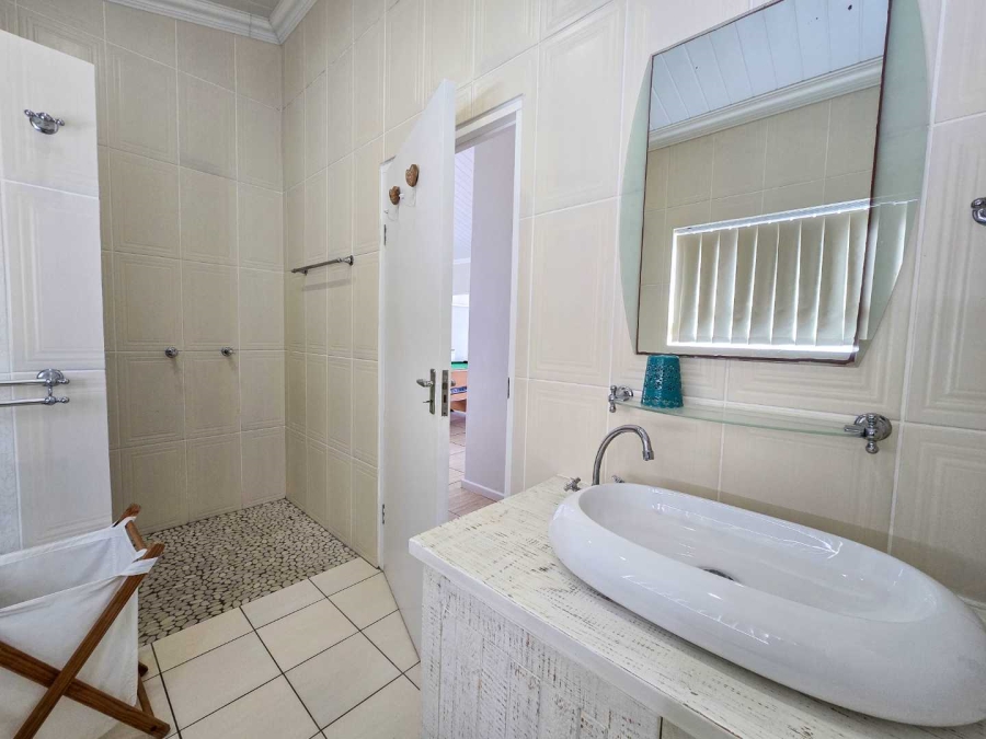 5 Bedroom Property for Sale in Jongensfontein Western Cape